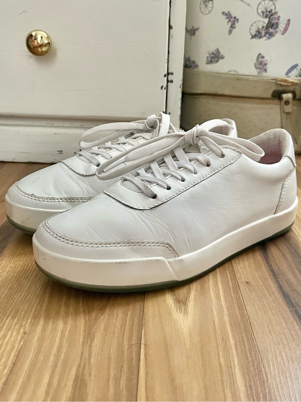 Novella "The Preface" White Lace-Up Sneakers Edition 01 0036 Women's Size 6.5 - Picture 2 of 9